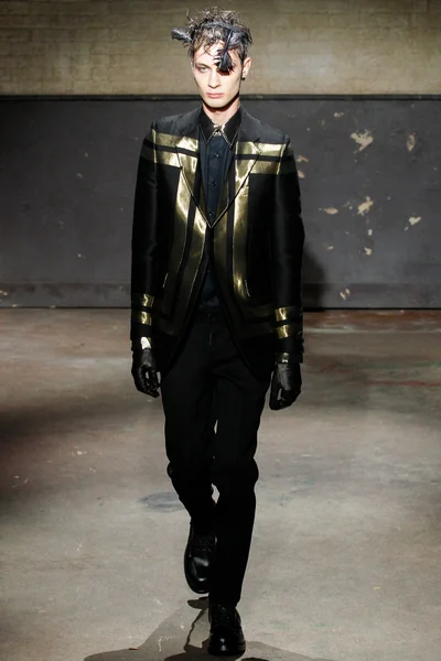 Look 28